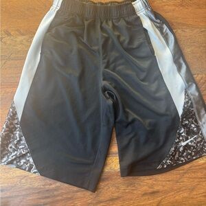 VTG Nike Men's Baggy Basketball Shorts L Y2K
